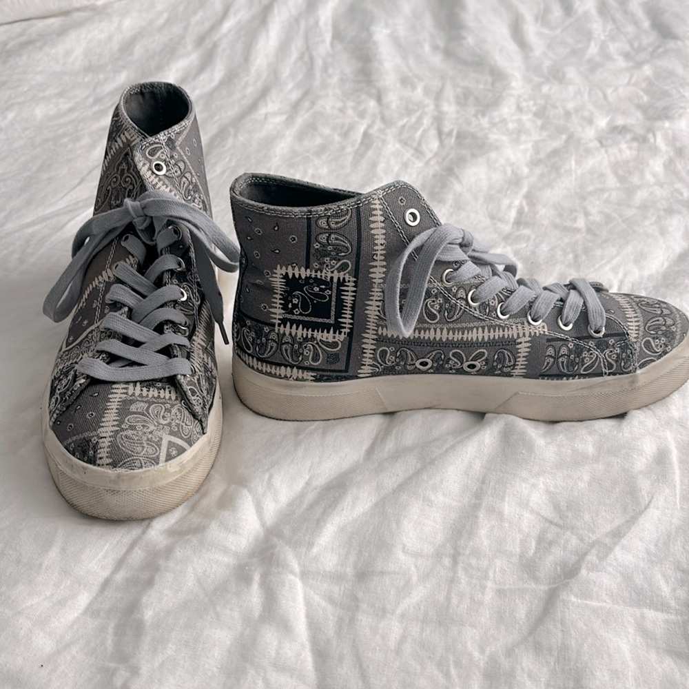Men’s sneakers